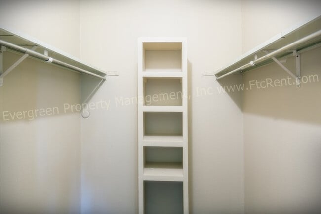 Building Photo - 1705 Heatheridge Rd