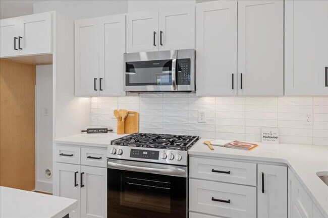 Building Photo - 803 Dupree St