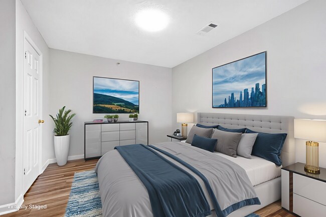 Building Photo - University Woods Retreat: 4 BR/4 Bath minutes to NCSU!