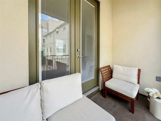 Building Photo - 2 Hermann Park Ct