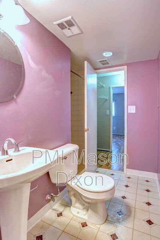 Building Photo - 5681 Harpers Farm Rd