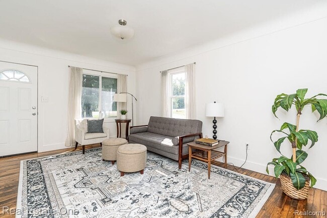 Building Photo - 2392 W Auburn Rd