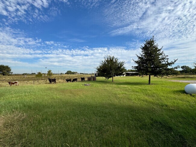 Building Photo - 1559 E Blackjack Rd E