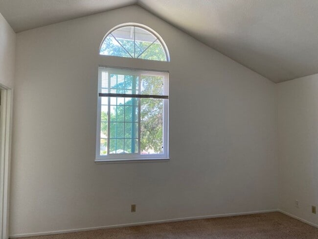 Building Photo - Two-story Style Home Located in Charming N...