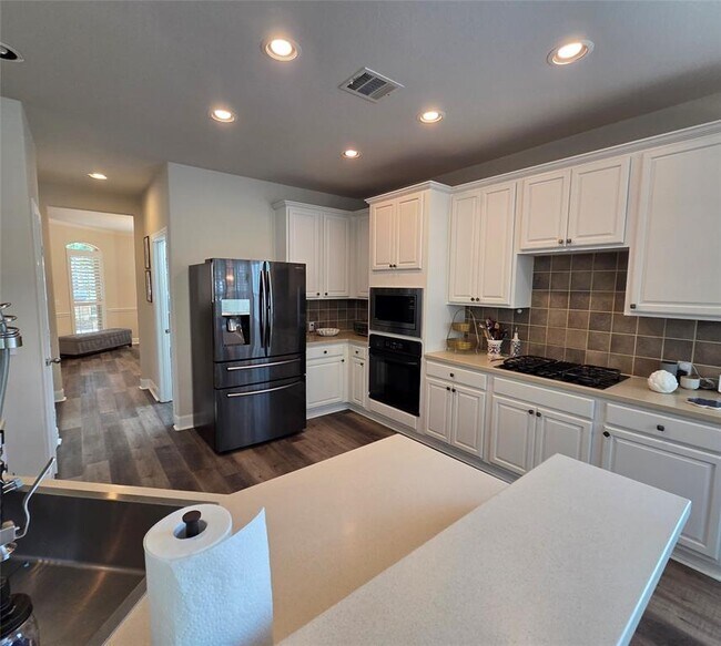 Building Photo - 8208 Endeavor Cir