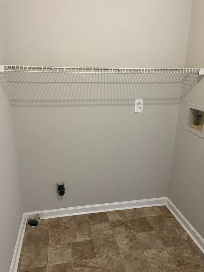 Building Photo - 3 Bed 2 Bath Home North Nashville