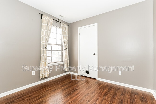 Building Photo - 3 Harrogate Ct