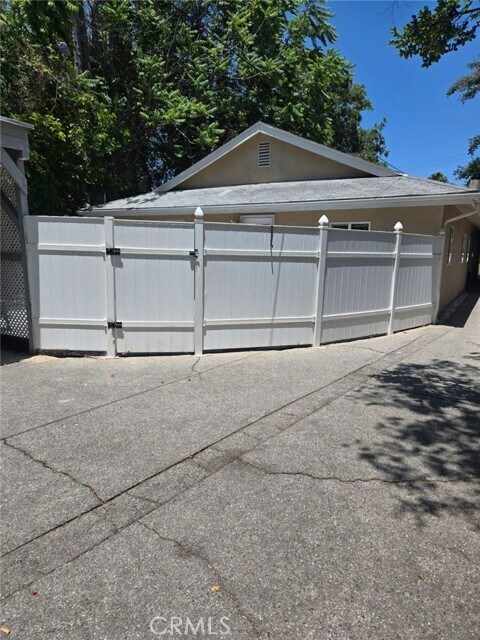 Building Photo - 12740 Landale St