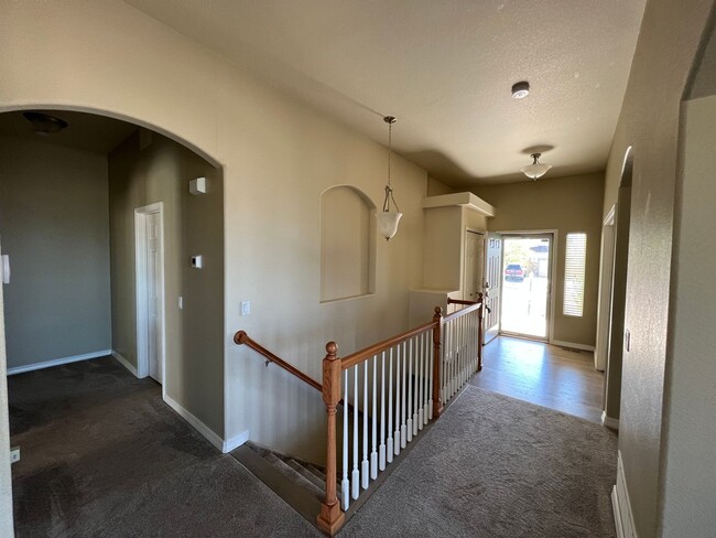 Building Photo - Pine Creek 5bd Home on Corner Lot 6 month ...