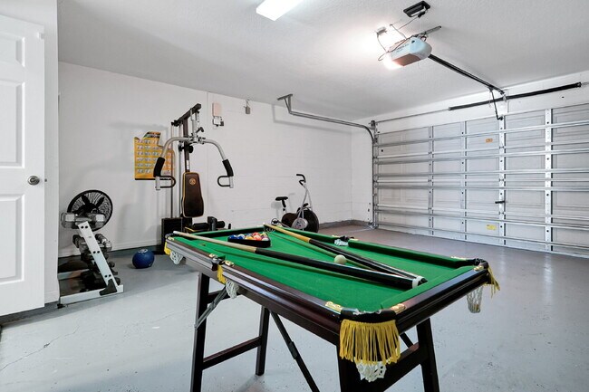 Building Photo - "Furnished 4-Bedroom Pool Home – Comfort and Style in Davenport"