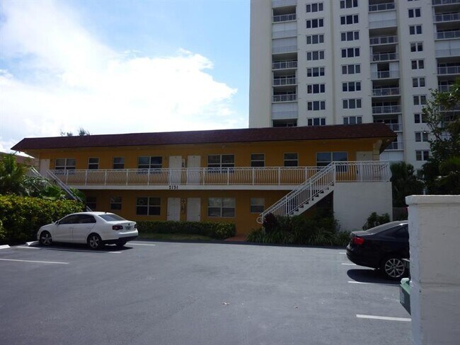 Building Photo - 2131 N Ocean Blvd