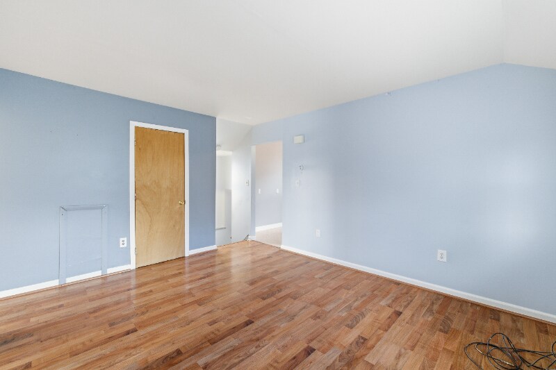 Building Photo - 2 Grandview St