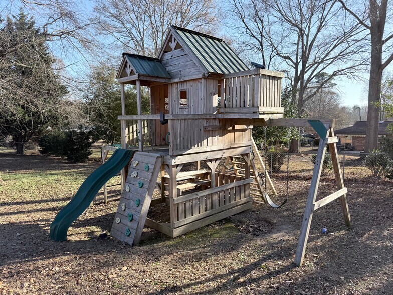 Building Photo - 217 Ridgecrest Way