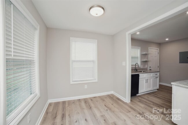 Building Photo - 27 Dorland Ave SW