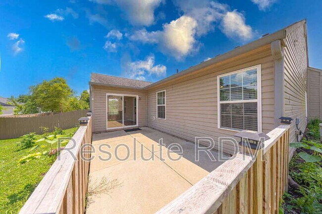 Building Photo - 2665 Foxbriar Pl