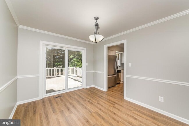 Building Photo - 825 Chesney Ln