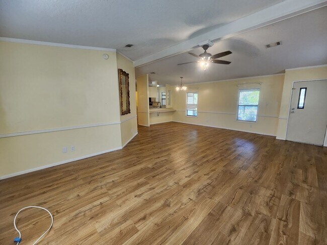 Building Photo - 2br - 2 Bed 2 Bath with Bonus space and 11x20 shed