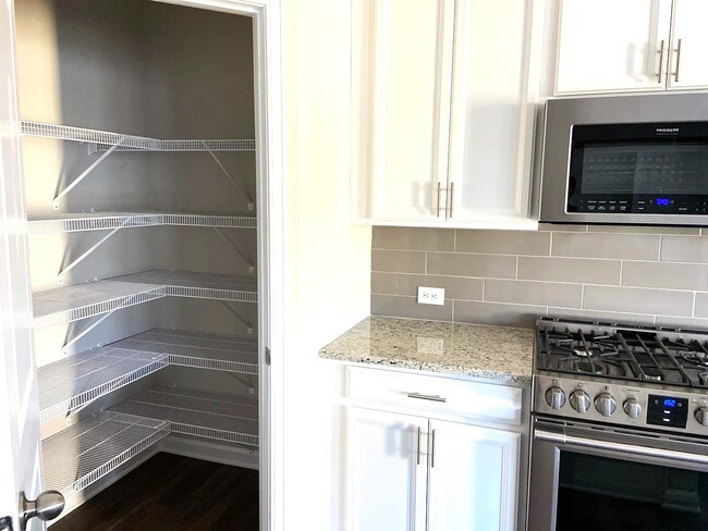 Building Photo - 1377 Elderwood Way