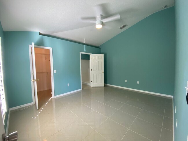 Building Photo - Vero Beach / Sebastian 3/2
