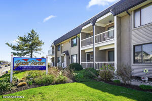 Primary Photo - 1382 Ocean Ave