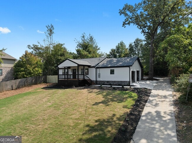 Building Photo - 1180 Fleming St