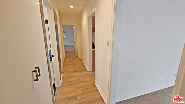 Building Photo - 132 S La Peer Dr