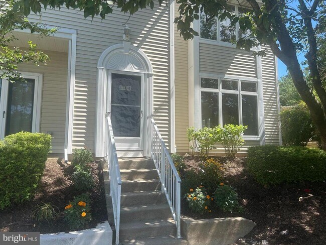 Building Photo - 1704 Naomi's Ct