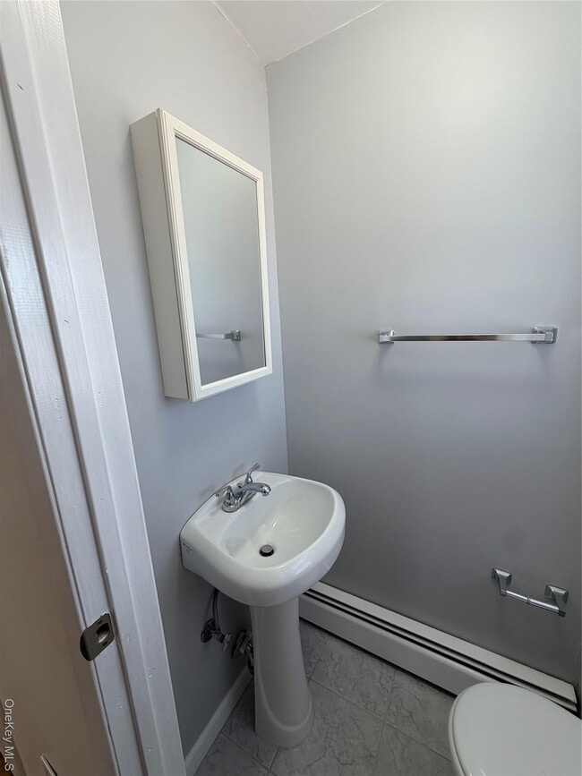 Building Photo - 164-11 95th St