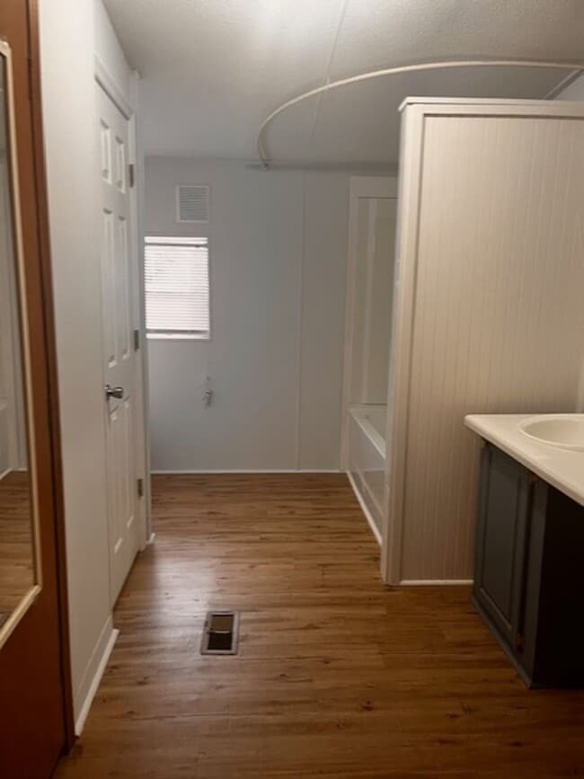 Building Photo - 3 bedroom 2 bath Doublewide MH