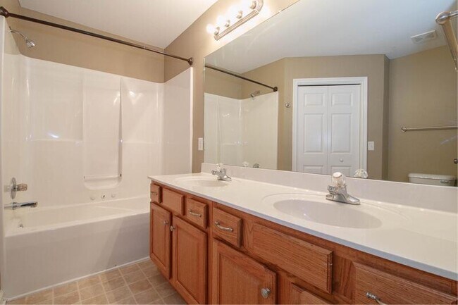 Building Photo - 284 Ballygar Ct