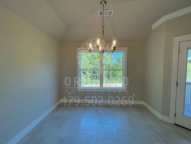 Building Photo - Bella Vista- Single-Family Home- Sought After Creekwood Plan