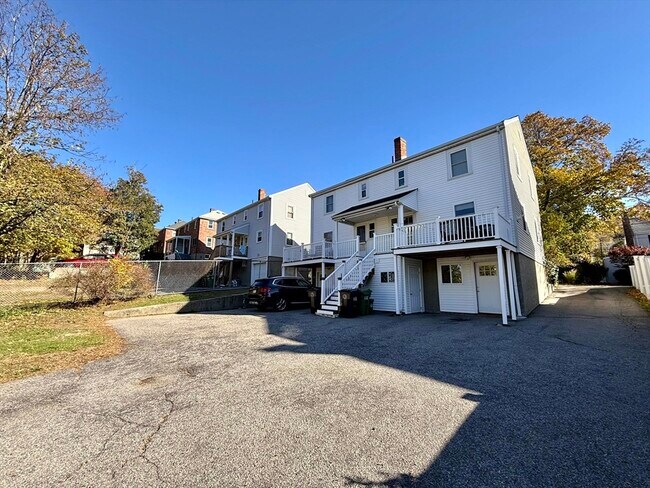 Building Photo - 31 York Ave