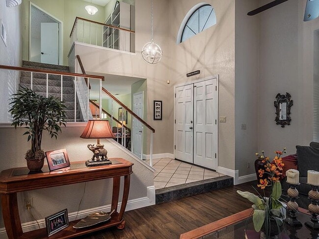 Building Photo - Spacious 4-Bed, 2-Bath Home with 2,034 Sq Ft of Comfort!"