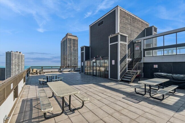 Building Photo - 2700 N Hampden Ct