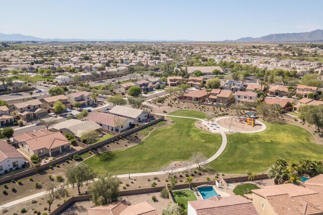 Building Photo - 17610 W Port Royale Ln