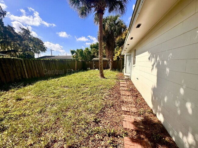 Building Photo - 1432 Lantry Ct