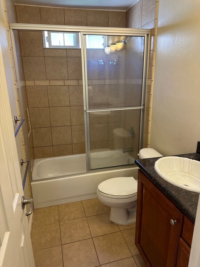 Building Photo - 1 Bedroom for Rent in Normal Heights!