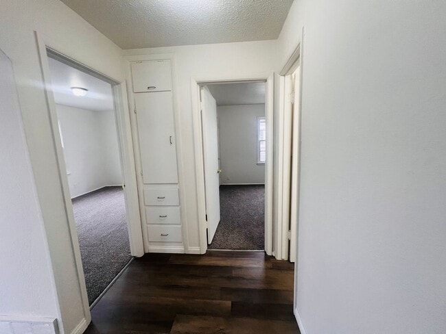 Building Photo - Beautifully Updated 4 Bedroom 1.5 Bathroom Home located Northeast Wichita, KS.