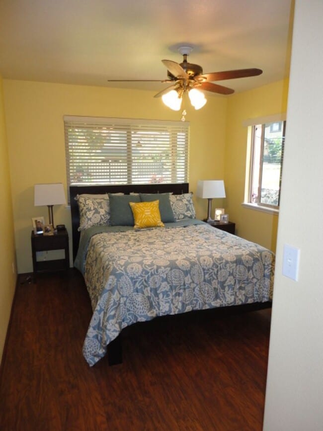 Building Photo - Solar Electric! Exquisite Executive home, beautifully upgraded, pet friendly, and more!