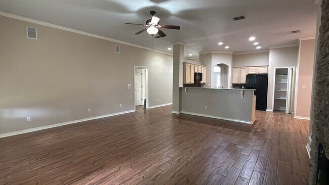 Building Photo - Rental in Shreveport
