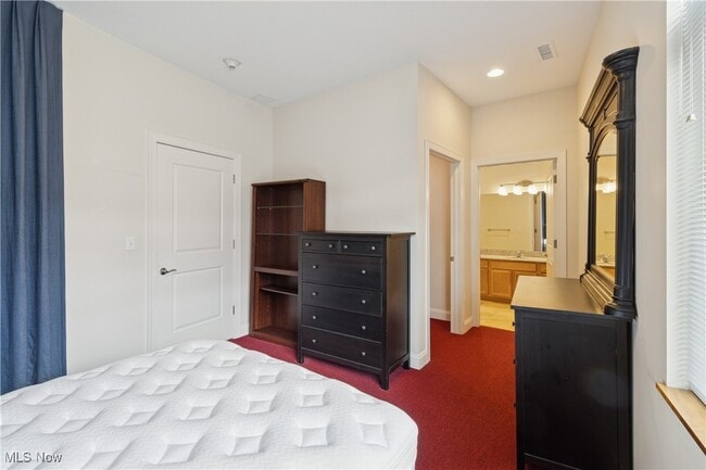 Building Photo - 55 E College St