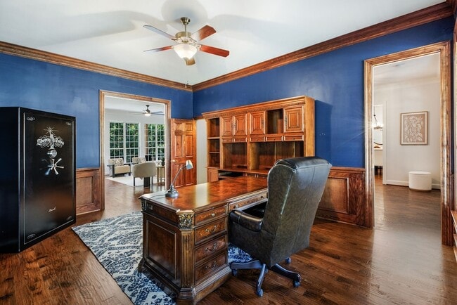 Building Photo - 5 Meadowbrook Cir