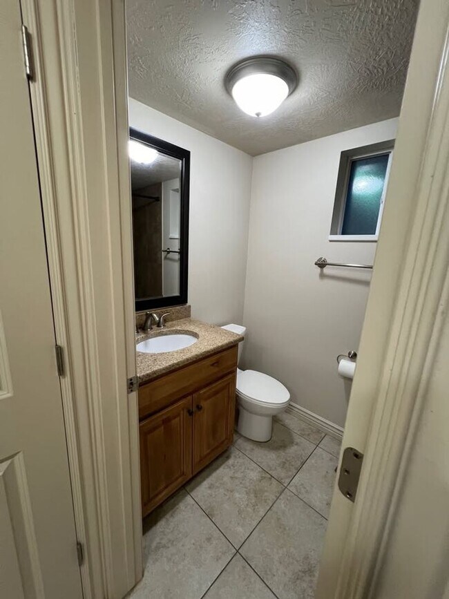 Building Photo - Ada-315 E 600 S Springville, UT 84663