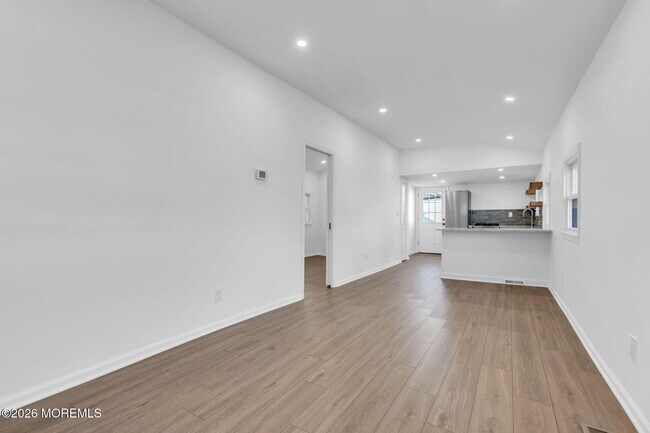 Building Photo - 1807-1809 Laurel Terrace