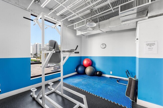 Building Photo - 1600 S Ocean Dr