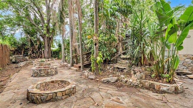 Building Photo - 7634 Fox Hollow Dr