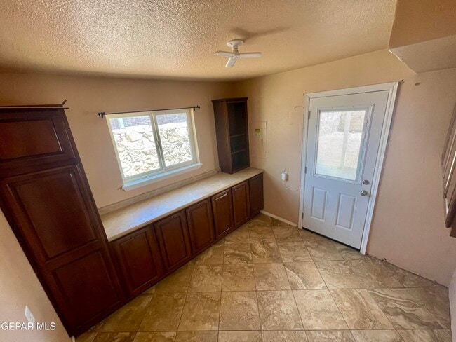 Building Photo - 9004 Lait Dr