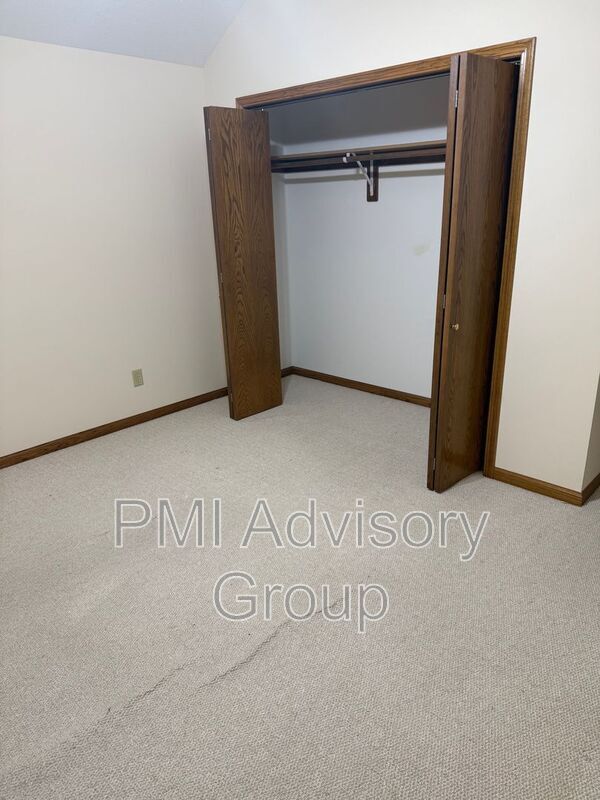 Building Photo - 4206 Hwy K4