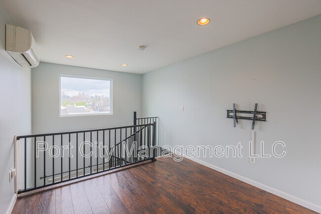 Building Photo - 328 S Collington Ave