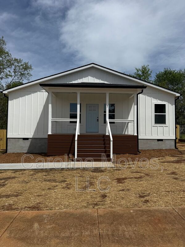 Building Photo - 7 2nd Ave